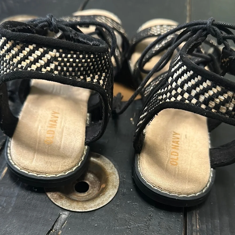 Old Navy step into